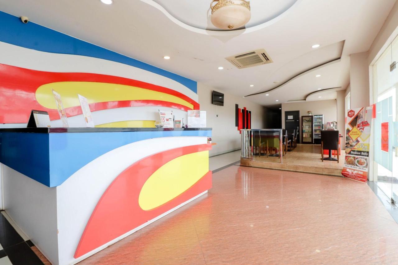 Hotel Blitz Batam Exterior foto