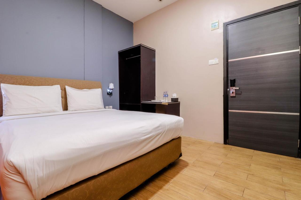 Hotel Blitz Batam Exterior foto