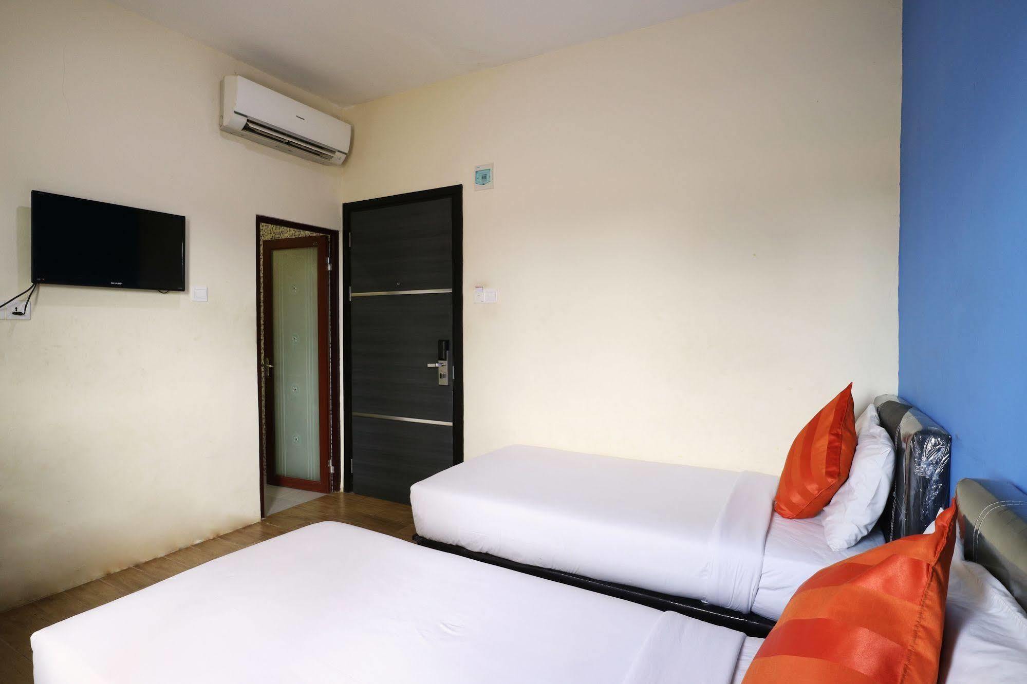 Hotel Blitz Batam Exterior foto