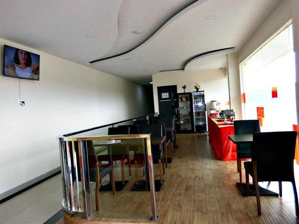 Hotel Blitz Batam Exterior foto